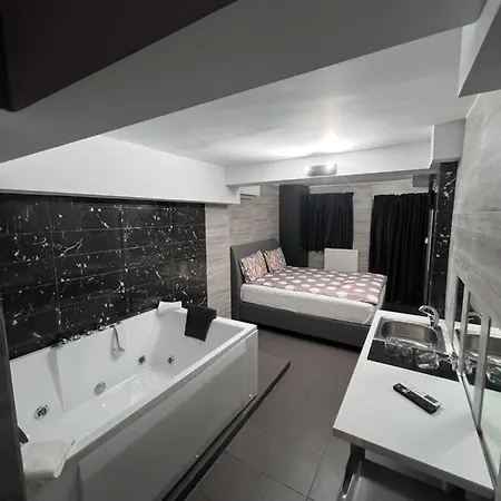 Jacuzzi 2 * Thessaloniki